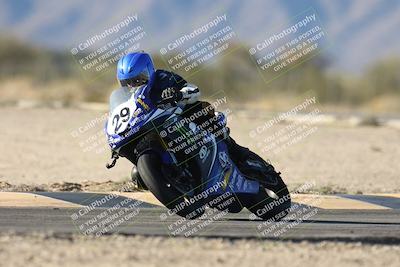 media/Dec-07-2025-CVMA (Sun) [[3e7d2de5dc]]/Race 12- Formula 40 MW and LW/